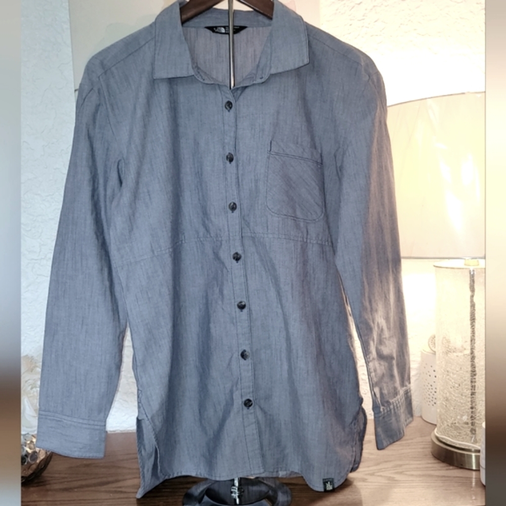 EUC The North Face Light Blue Women's Tunic Button Down - Legging Friendly